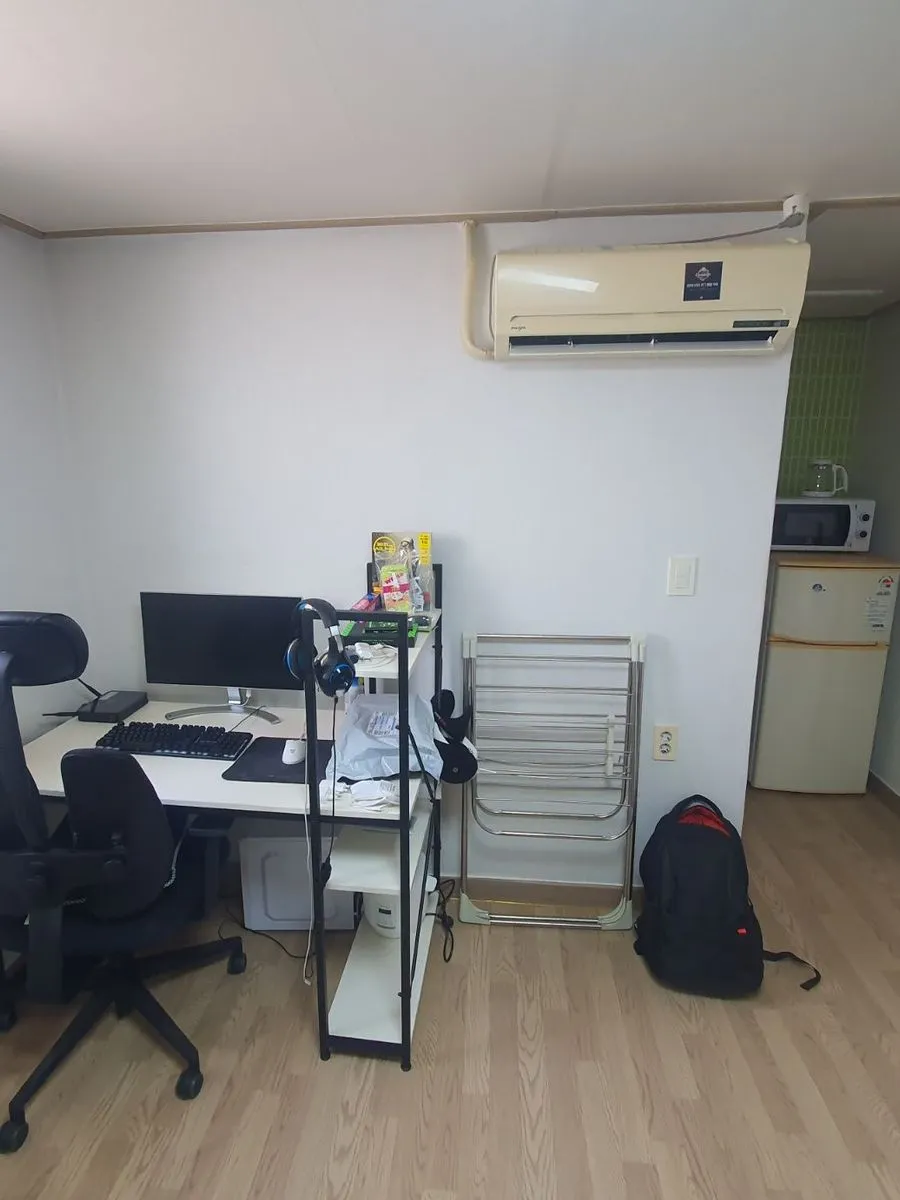 안양 쓰레기집 청소 후 쓰레기를 내보내고 바닥을 닦은 원룸
