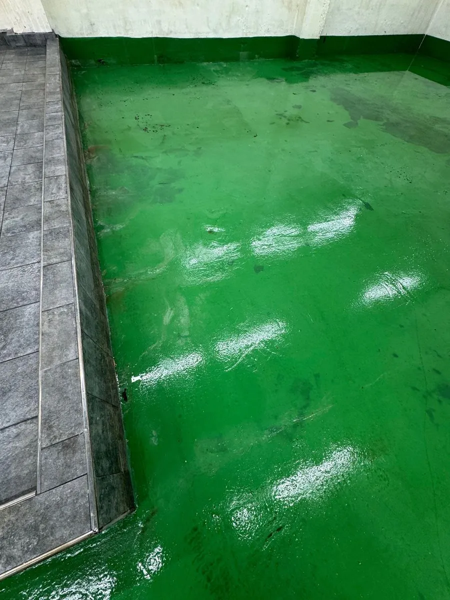부천 침수청소 작업 완료 후 물기를 걷어 낸 통로 바닥