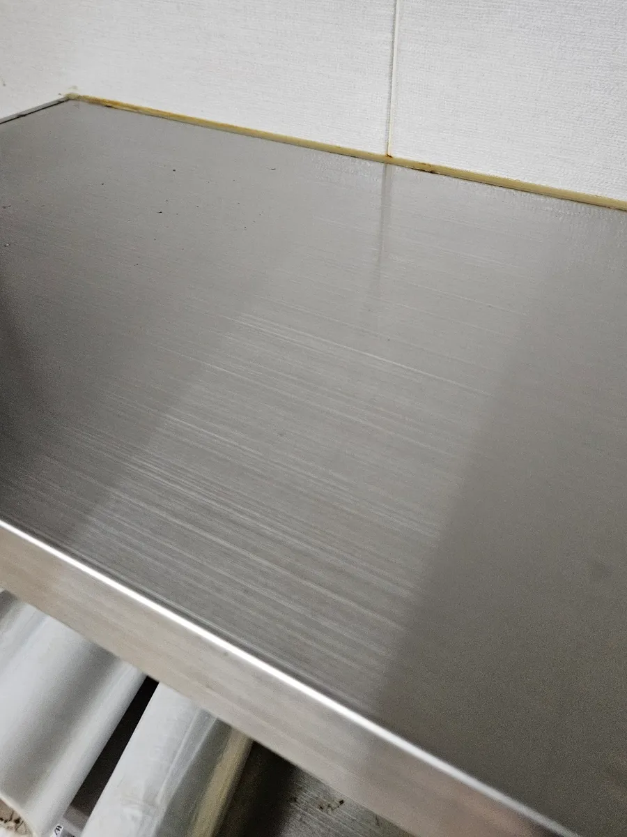 김포 음식점 화재청소 작업 후, 세척을 마친 스테인리스 조리대